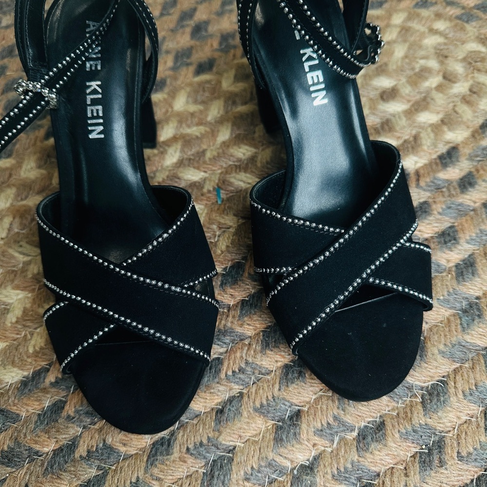 Anne Klein Black Heeled Sandals with Crisscross Design